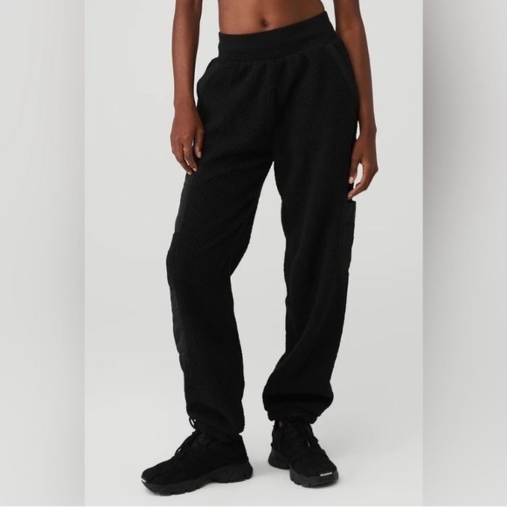 ALO YOGA Micro Sherpa High-Waist Solstice Sweatpants Black